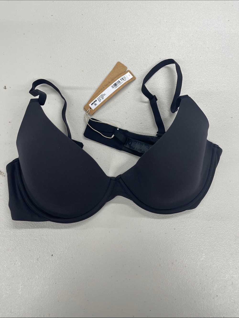 Skims fits everybody scoop plunge Bra ONYX 36C